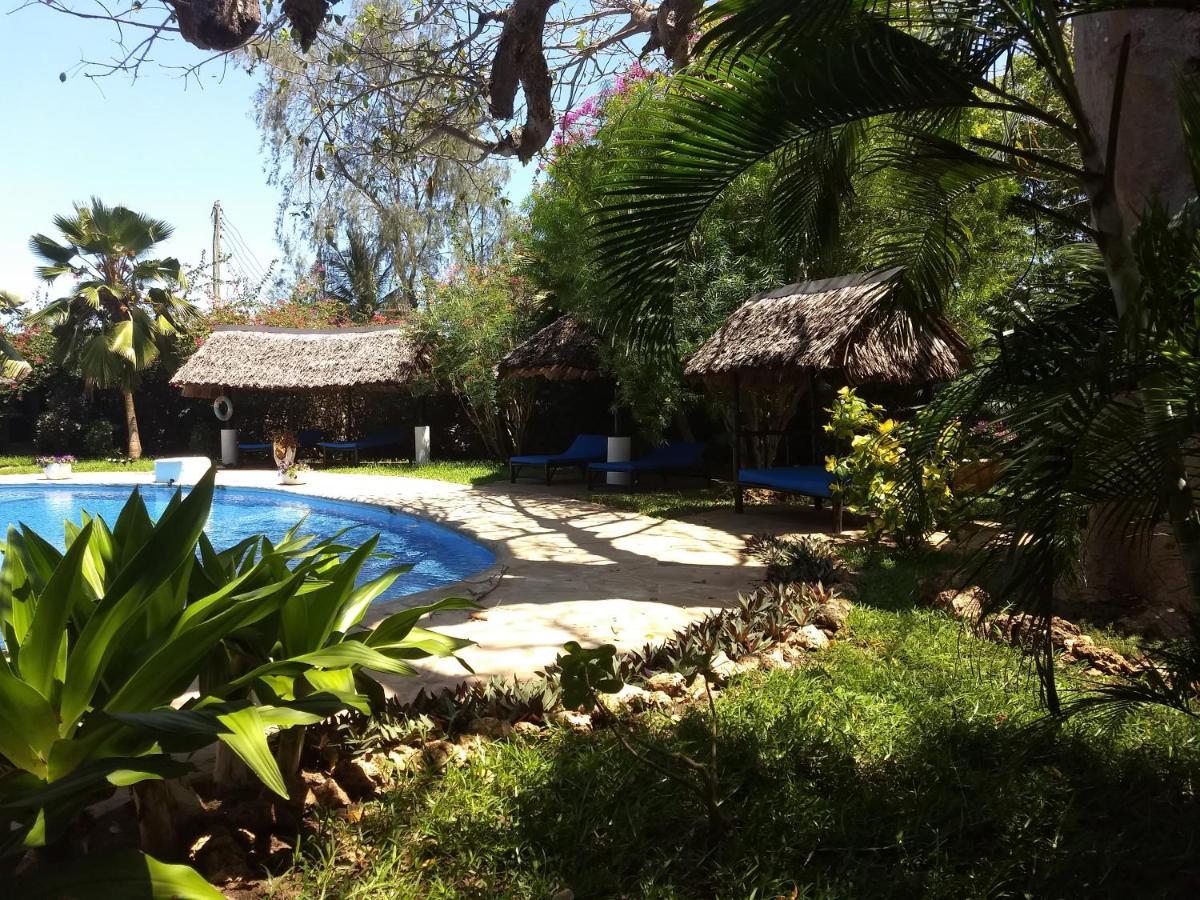 Zarafa House Bed & Breakfast Diani Beach Bagian luar foto