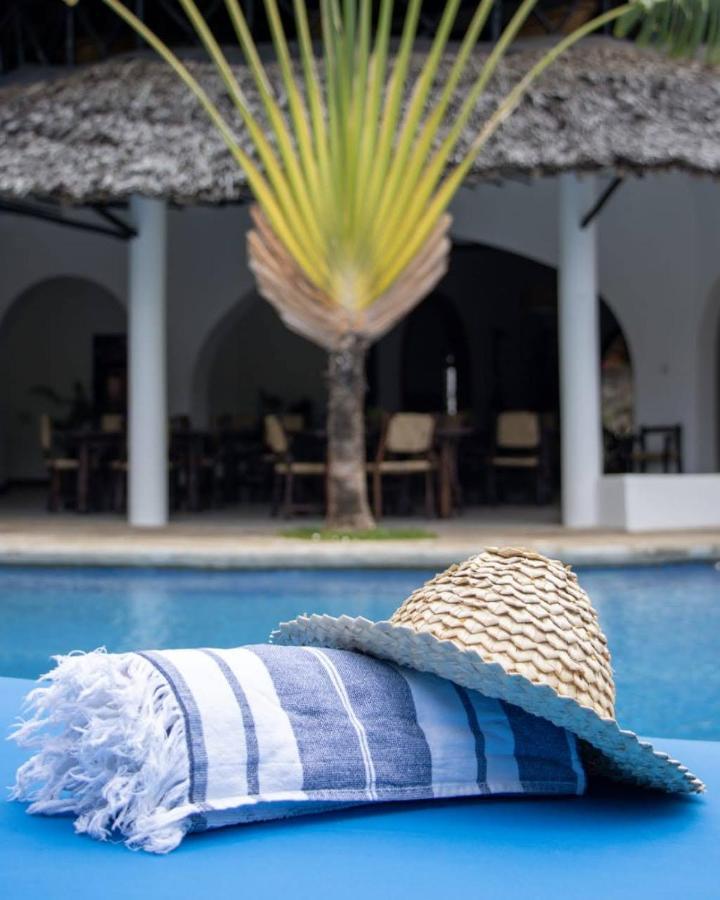 Zarafa House Bed & Breakfast Diani Beach Bagian luar foto