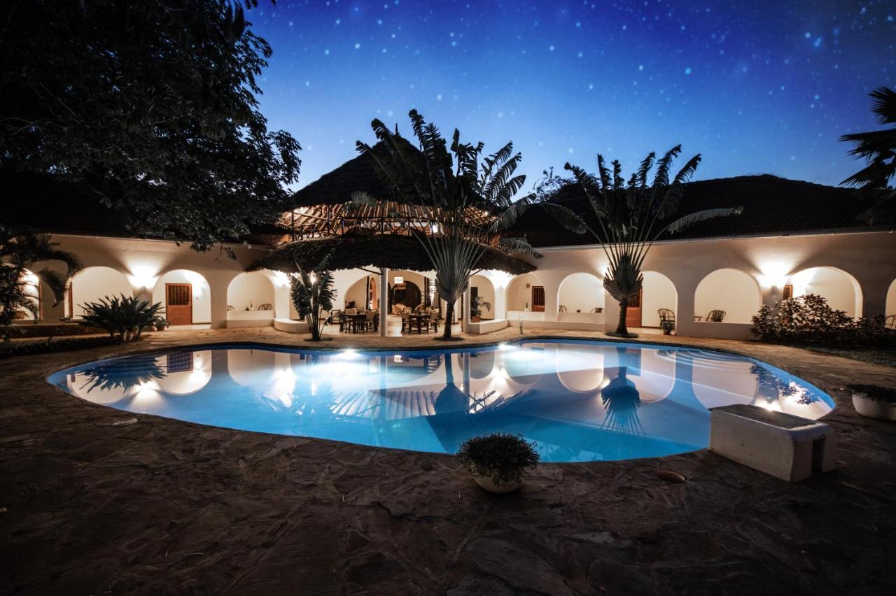 Zarafa House Bed & Breakfast Diani Beach Bagian luar foto