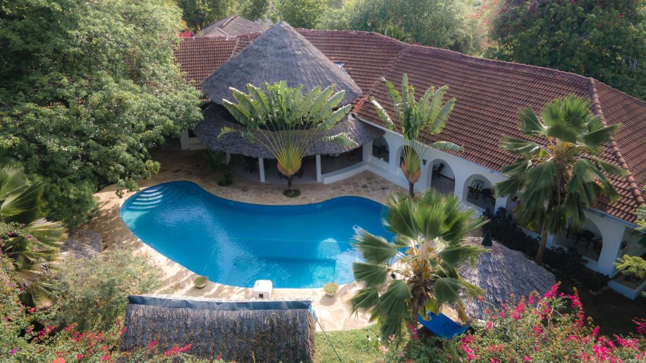 Zarafa House Bed & Breakfast Diani Beach Bagian luar foto