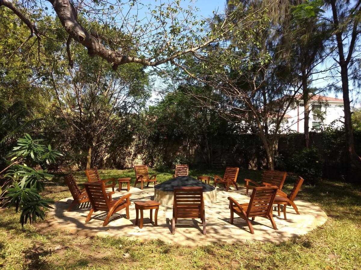 Zarafa House Bed & Breakfast Diani Beach Bagian luar foto