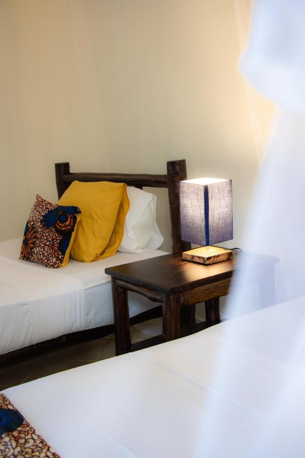 Zarafa House Bed & Breakfast Diani Beach Bagian luar foto