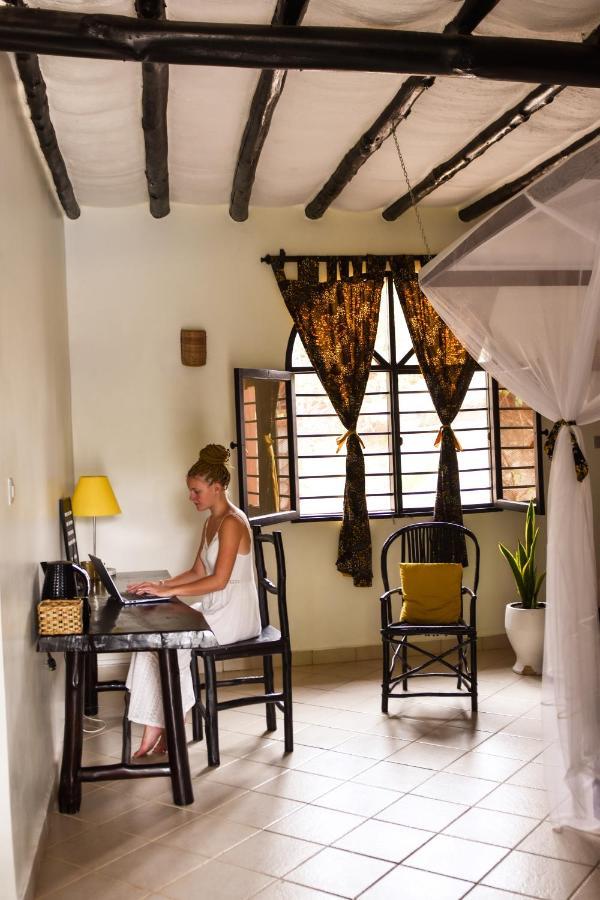 Zarafa House Bed & Breakfast Diani Beach Bagian luar foto