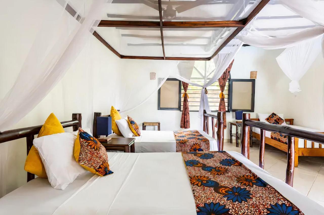 Zarafa House Bed & Breakfast Diani Beach Bagian luar foto