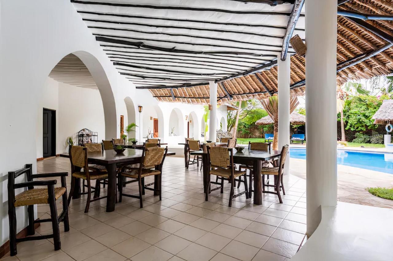 Zarafa House Bed & Breakfast Diani Beach Bagian luar foto