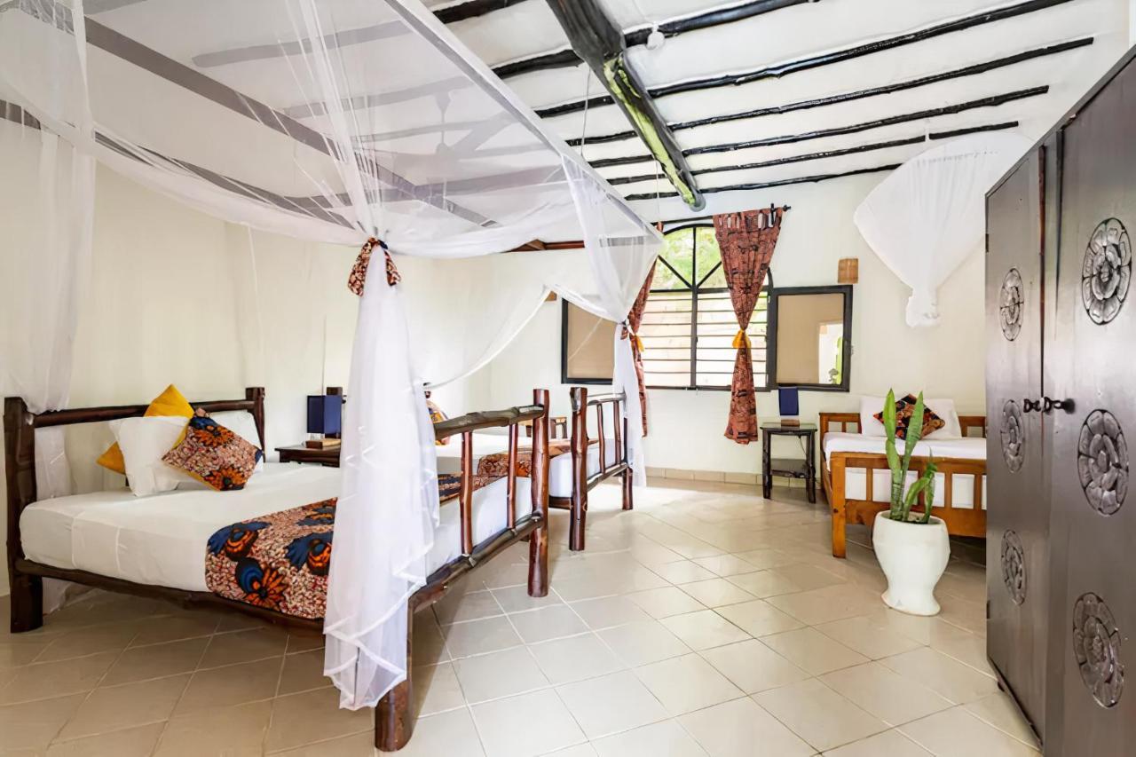 Zarafa House Bed & Breakfast Diani Beach Bagian luar foto
