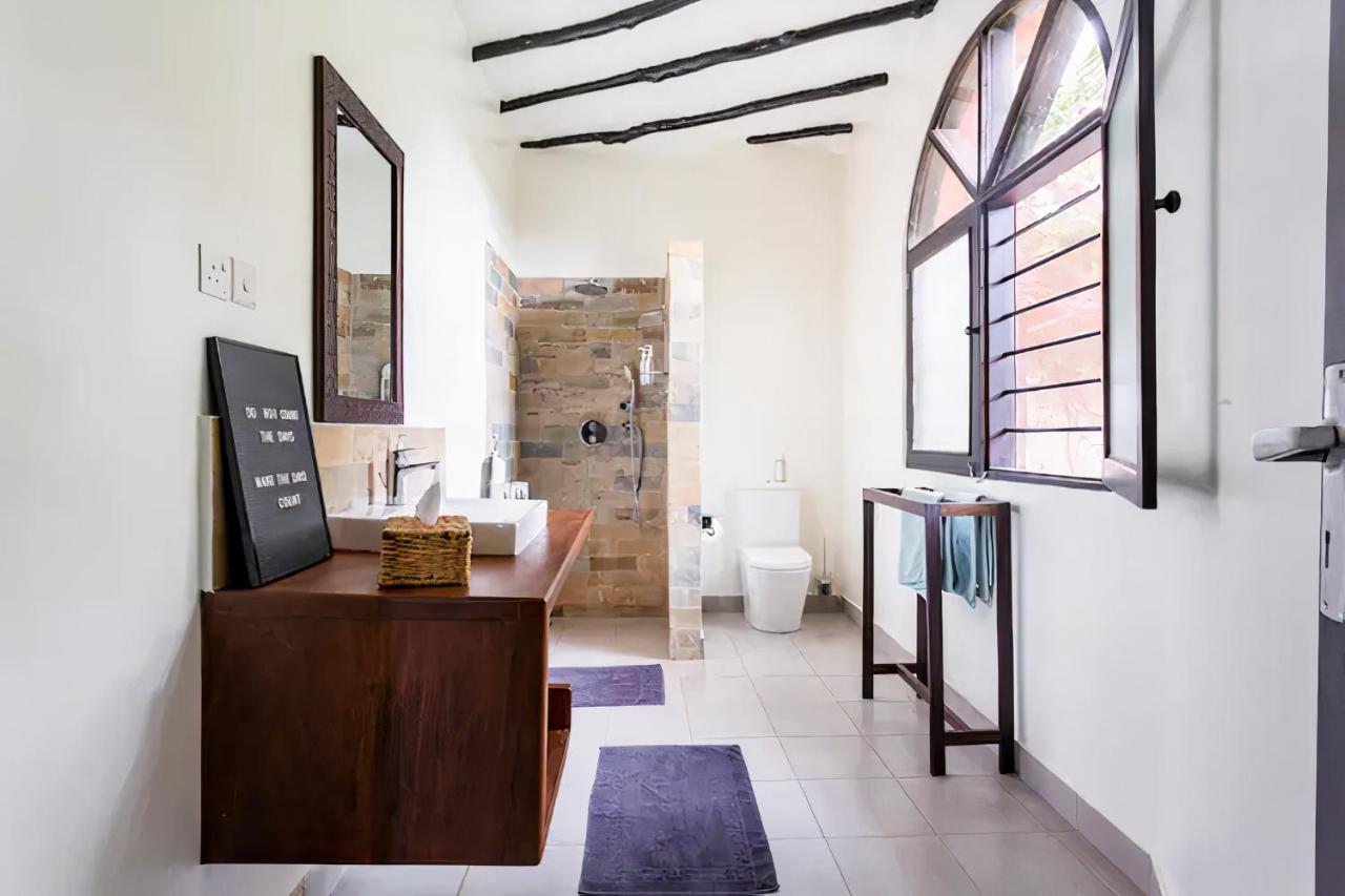 Zarafa House Bed & Breakfast Diani Beach Bagian luar foto