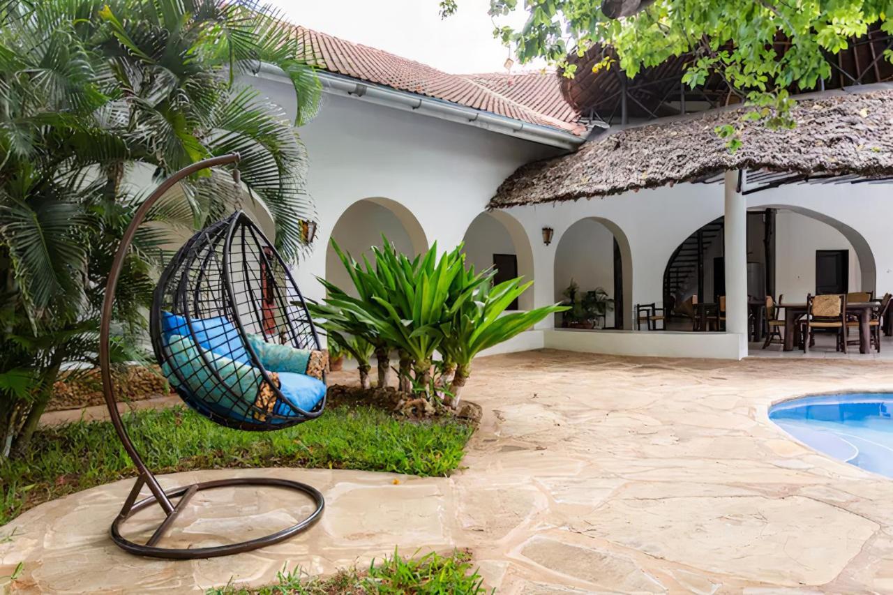 Zarafa House Bed & Breakfast Diani Beach Bagian luar foto