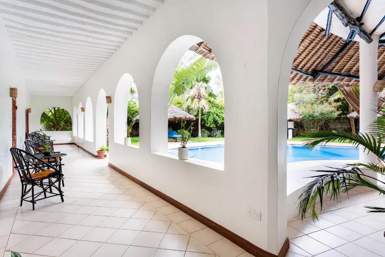 Zarafa House Bed & Breakfast Diani Beach Bagian luar foto
