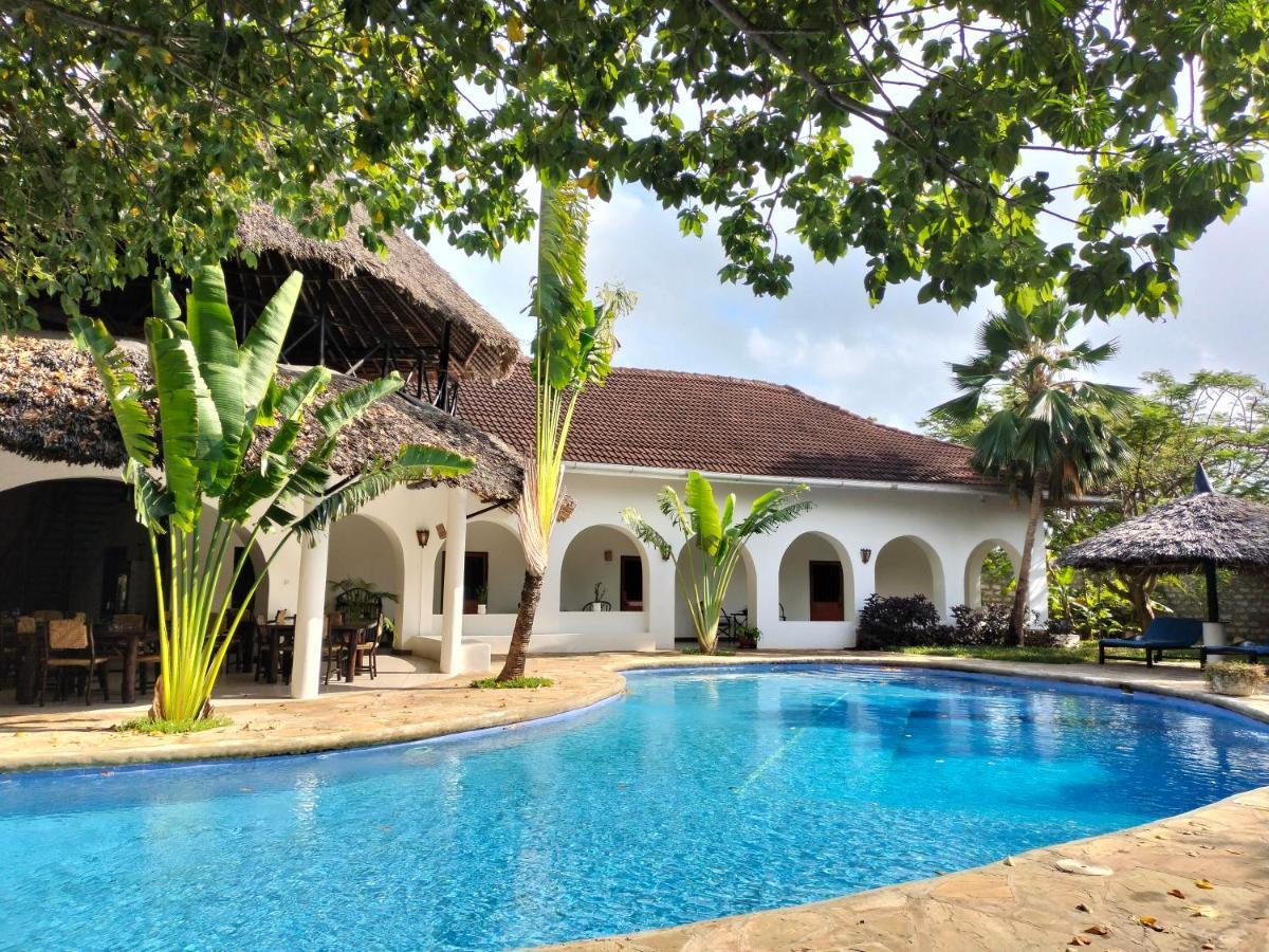 Zarafa House Bed & Breakfast Diani Beach Bagian luar foto